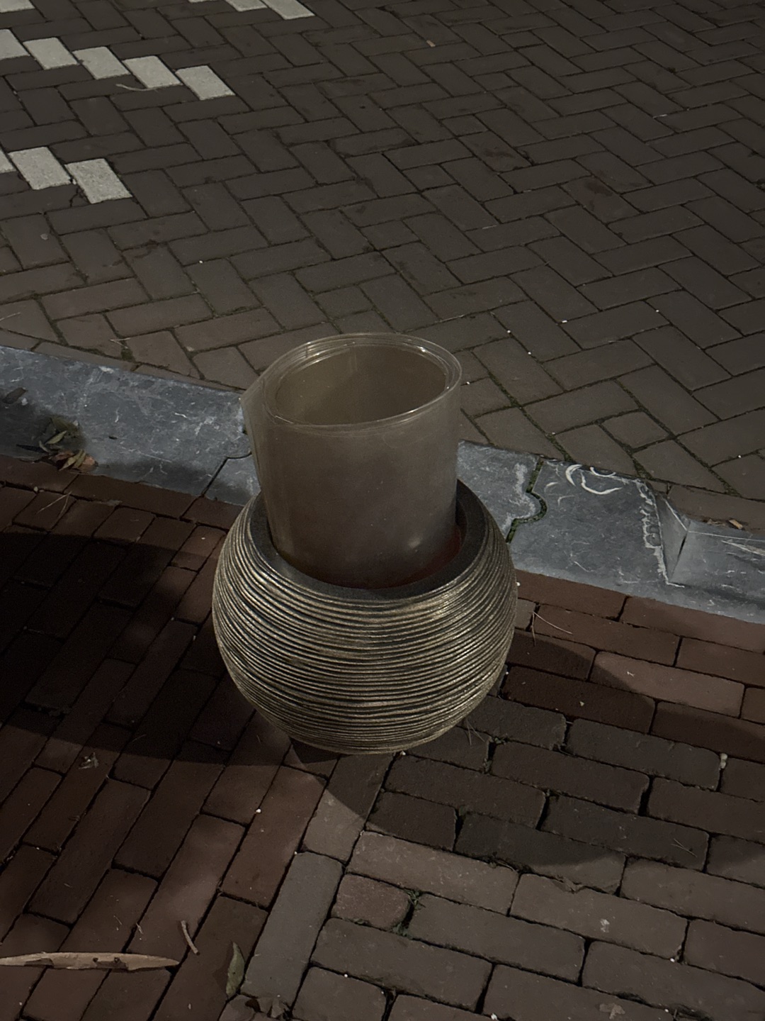 Plantenpot en 2 plastic bureaumatten