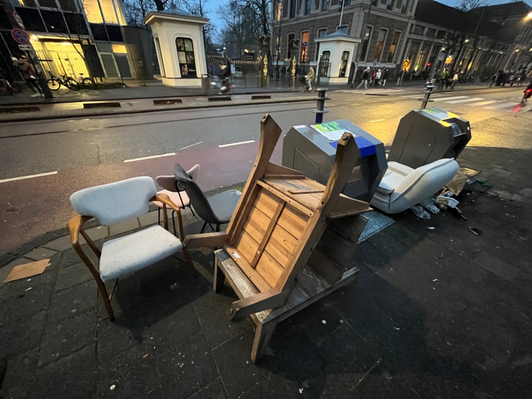 Right in front of artis, beautiful chairs and couch photo 2
