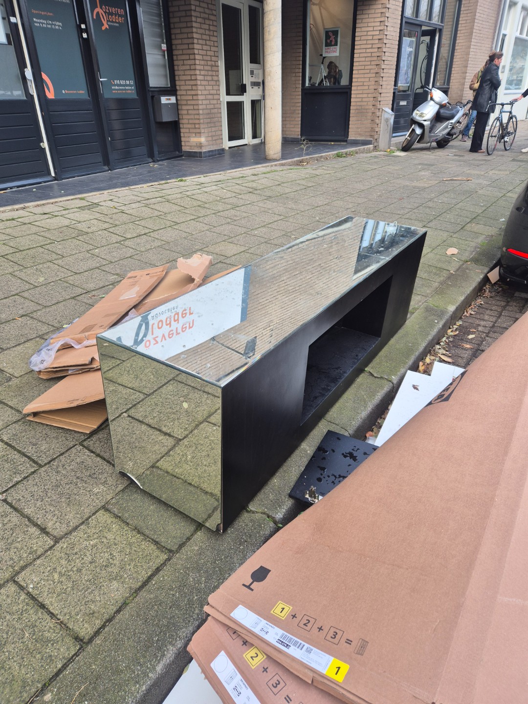 Tv meubel van spiegels? Met een haardvuur erin? photo 3