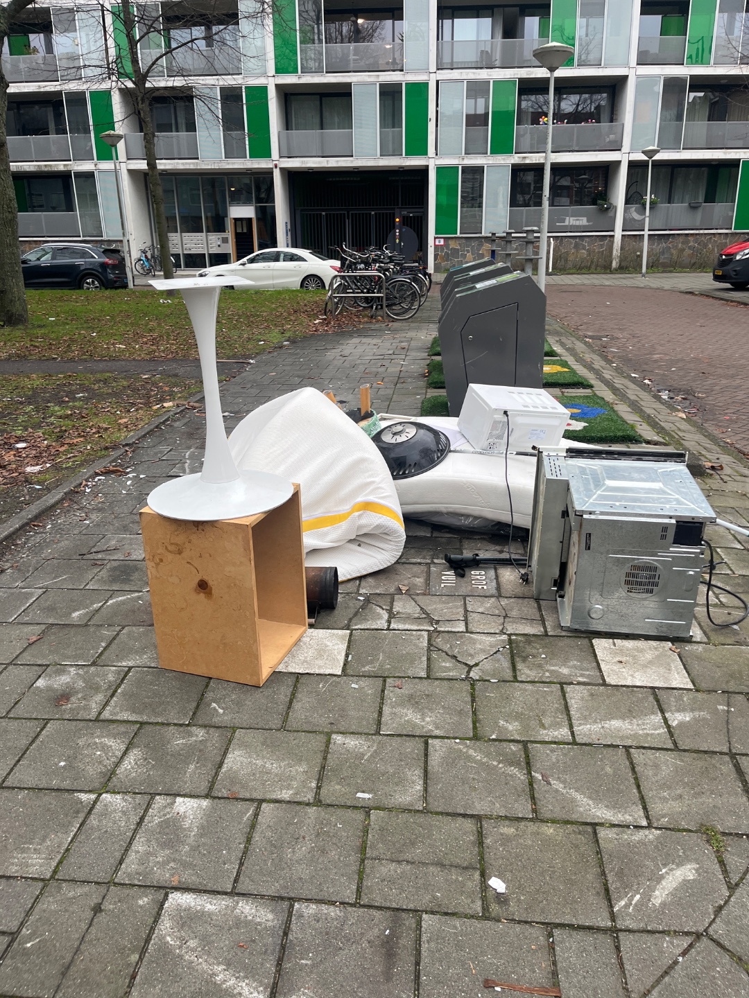 Working oven and table leg for round table. photo 2