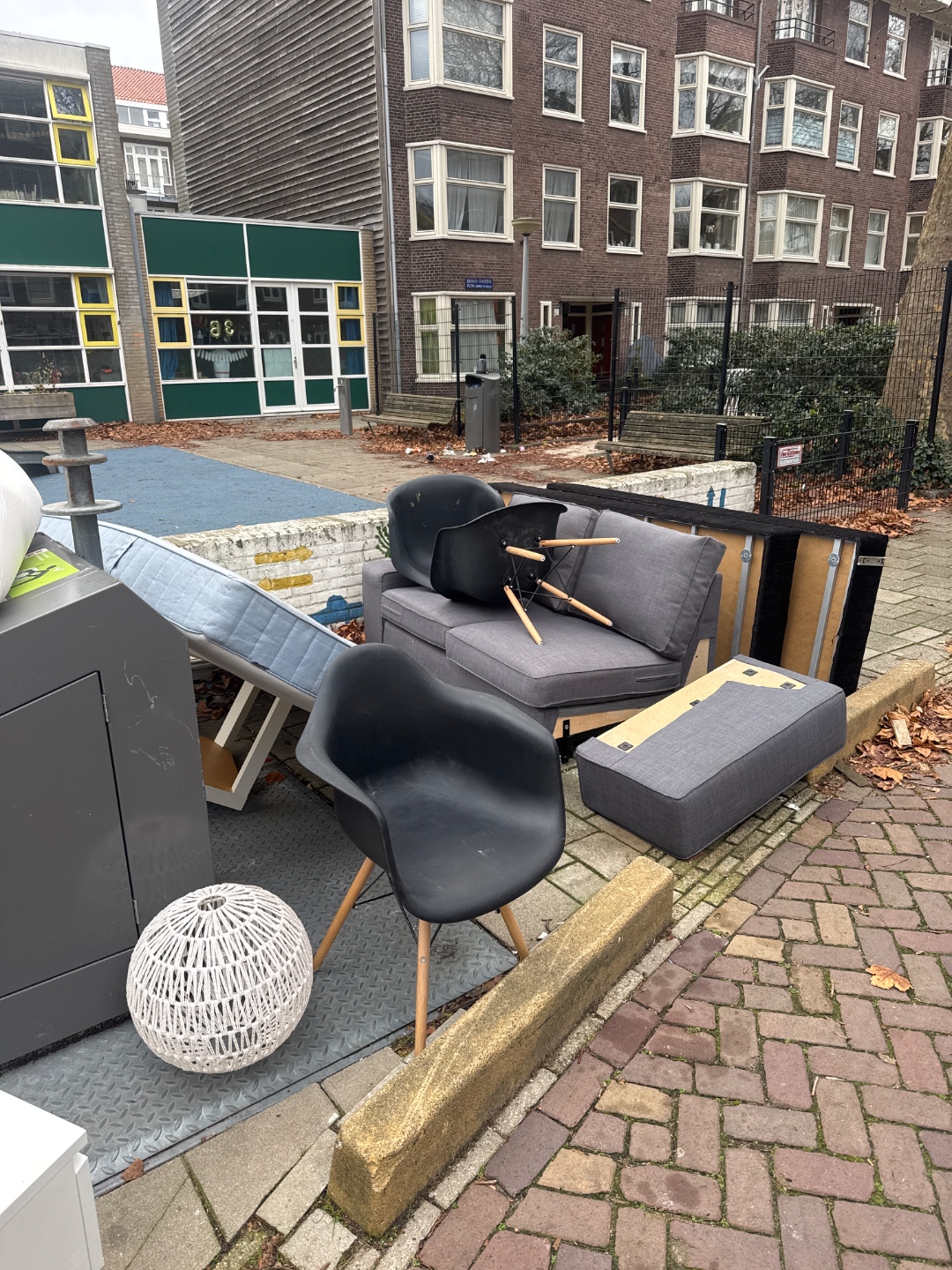 Item found on Amsterdam, West, De Baarsjes, Reinier Claeszenplein 12 photo 3