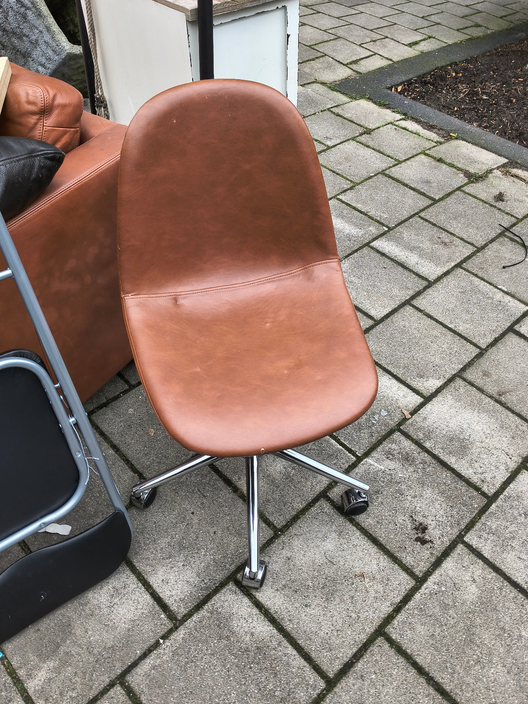 End of month giveaway: Leather armchair, chairs, table, night stand.