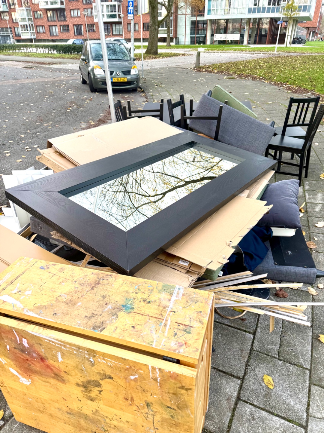 X10 black wooden chairs 
X1 sofa 
X1 big mirror 
X1 extendable table with draws