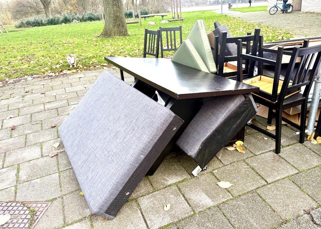 X10 black wooden chairs 
X1 sofa 
X1 big mirror 
X1 extendable table with draws photo 3