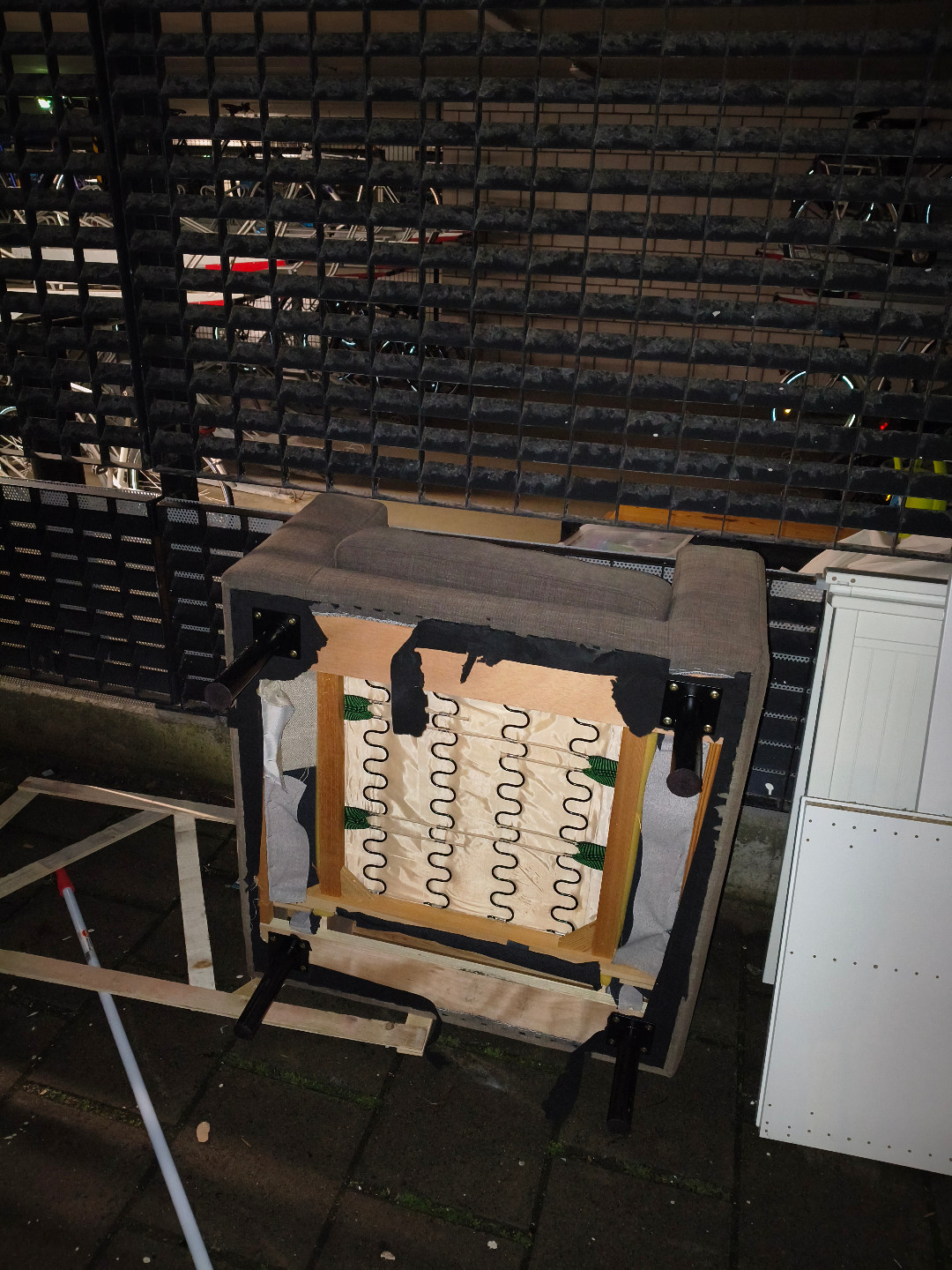 Nice armchair. Got rained a bit. photo 2