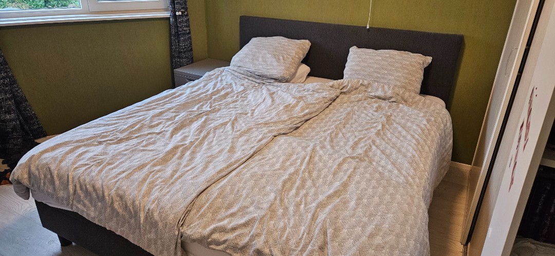 🎁 Gratis af te halen: Boxspring – Purmerend Zuid

Gratis boxspring voor de snelle beslisser!
📏 Afmetingen: 200 cm lang × 180 cm breed
🛏️ Zonder matras
🎨 Kleur: Antracietgrijs
📅 Leeftijd: ongeveer 3 jaar oud

De boxspring kan z.s.m. worden opgehaald in Purmerend Zuid.
➡️ Ik houd niets vast: wie het eerst komt, eerst maalt.

Interesse? Stuur een bericht en kom hem snel ophalen!