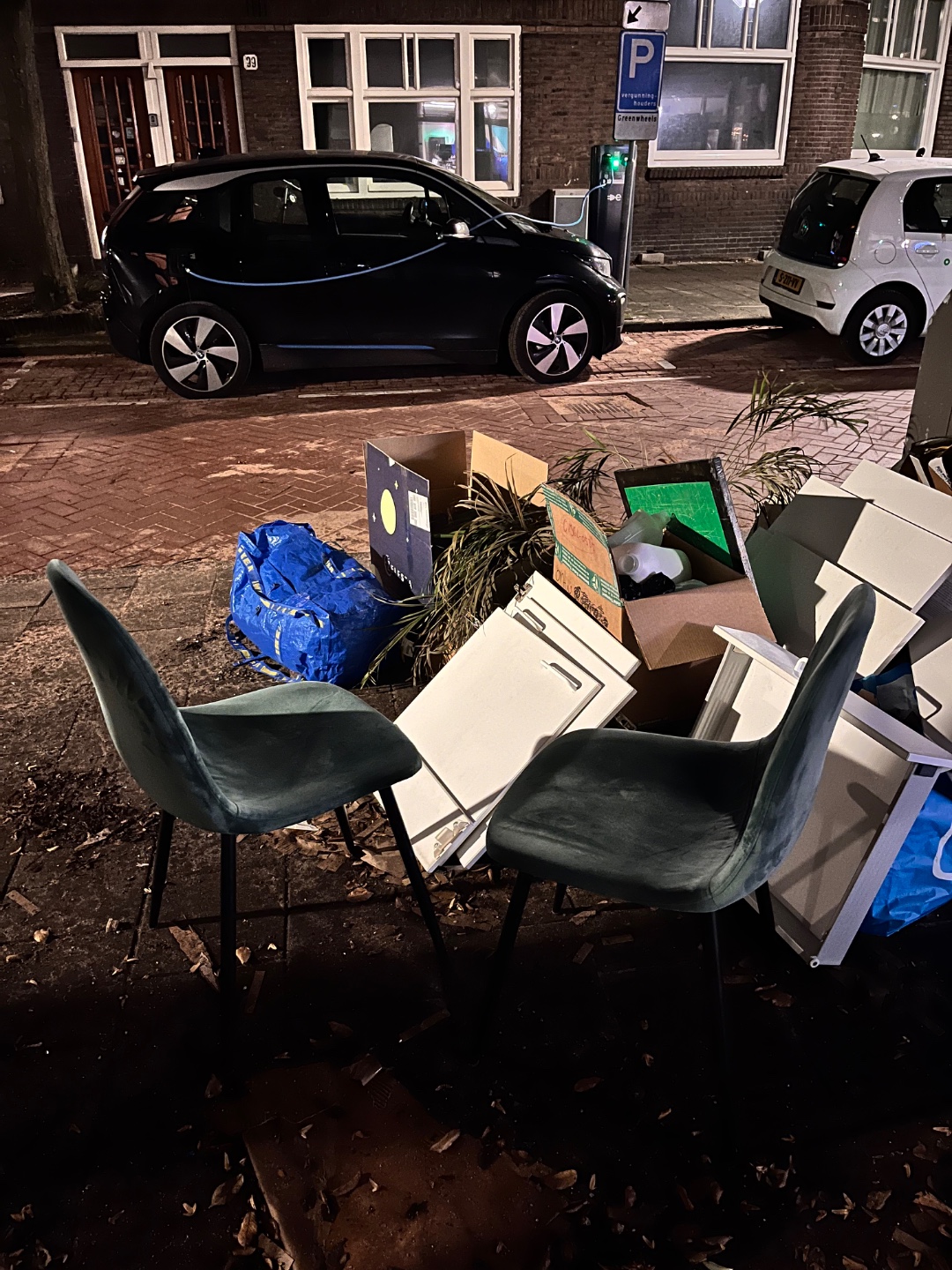 Two chairs in perfect condition 20:33