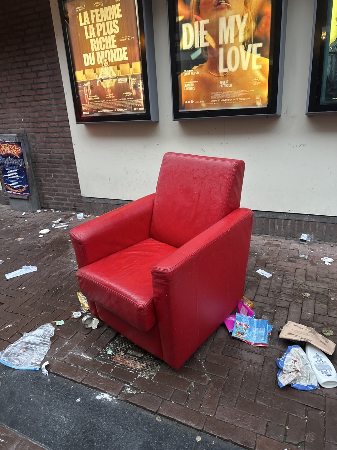 2 red leather chairs photo 2