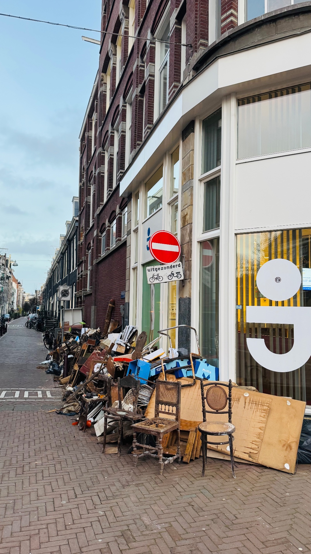 Lots of old stuff, few beautiful wooden chair frames and tables/side-tables