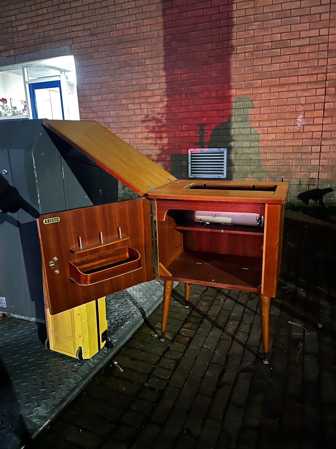 Sewing cabinet photo 2