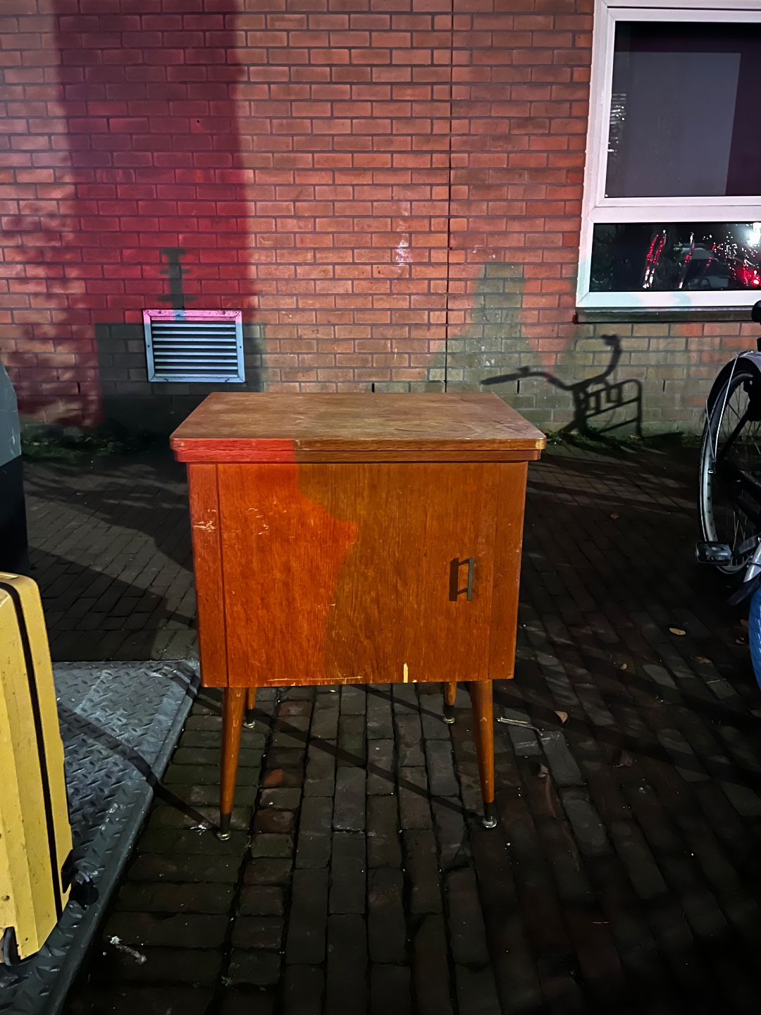 Sewing cabinet photo 3