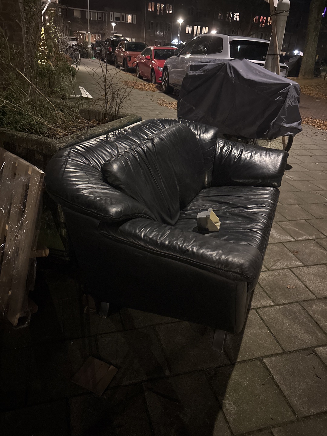Black leather loveseat 2 person photo 2