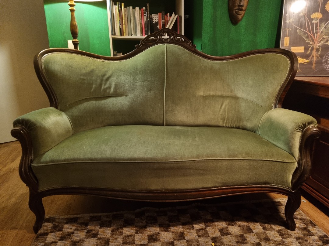 Mooi oud (barok?) bankje photo 2