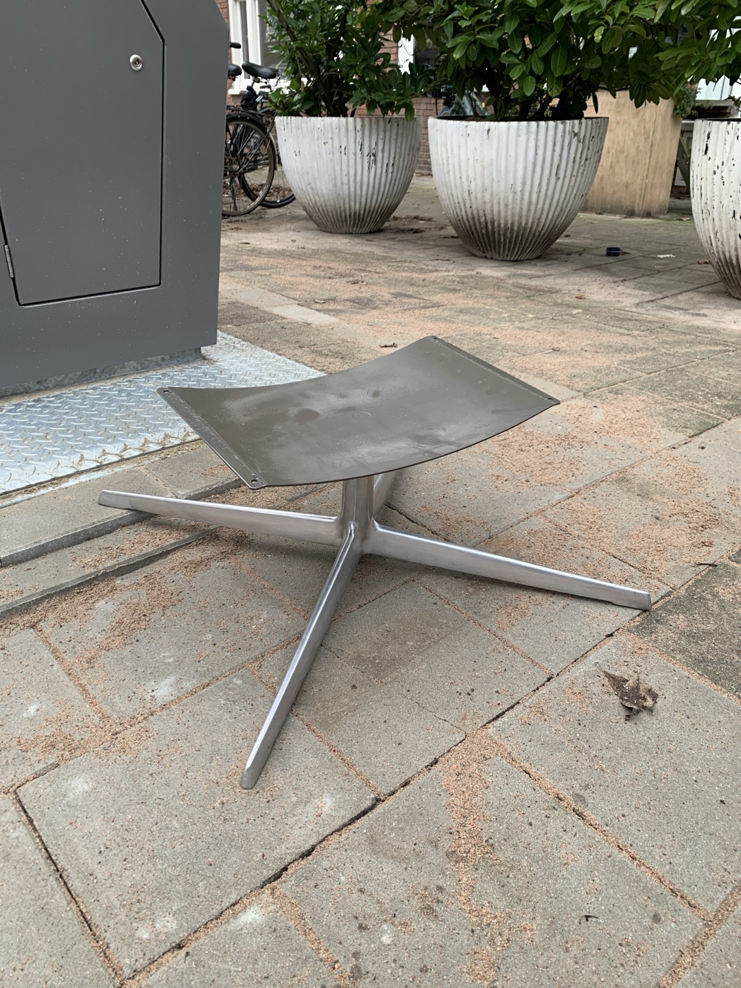 Cool looking rotating chair base? I have no idea what to do with it but maybe someone does