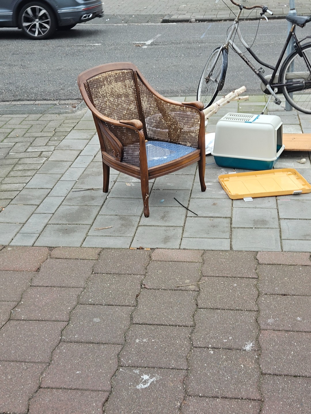 Klassieke fauteuil met webbing & stoffen bekleding, roodhout