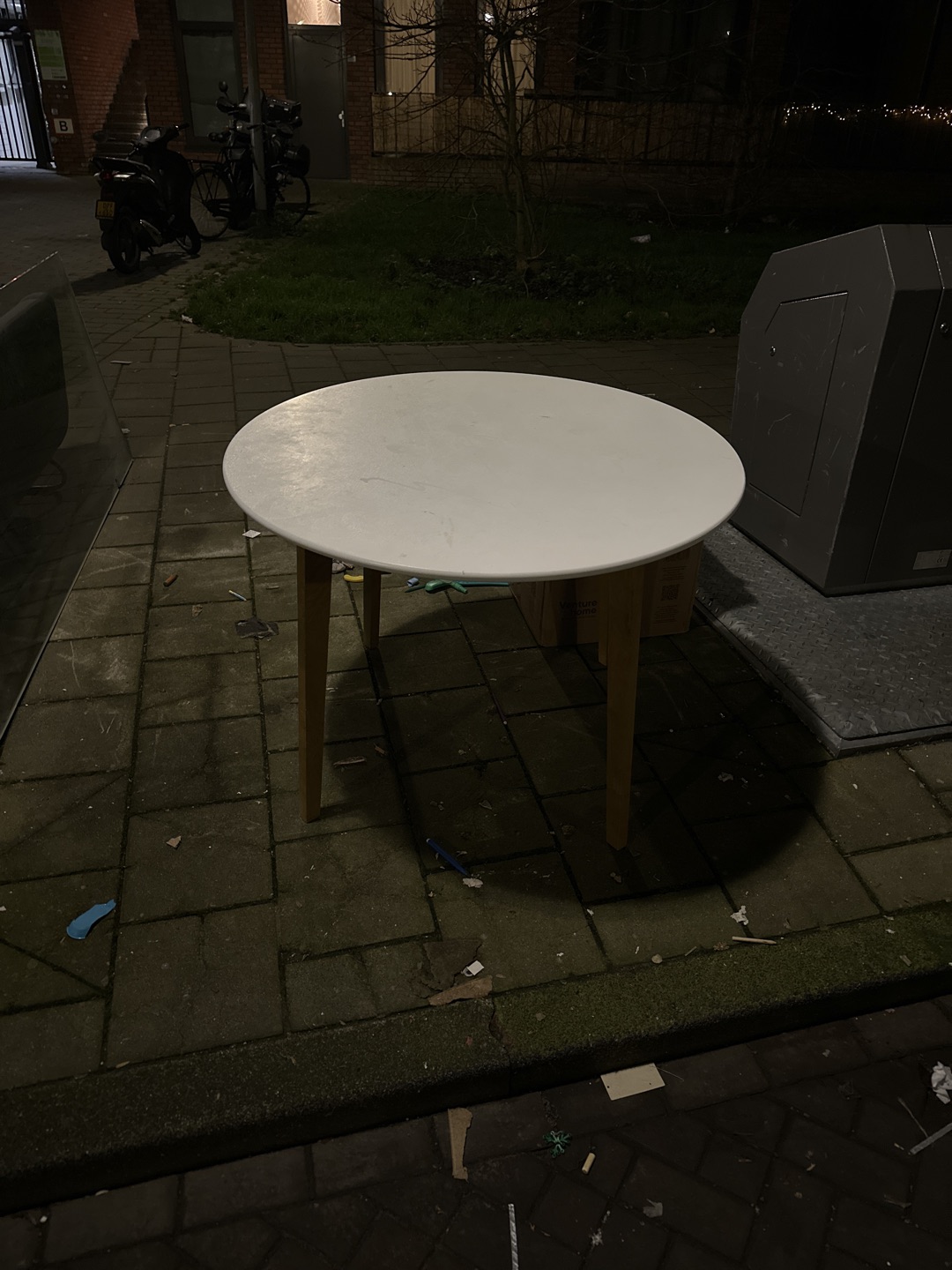 Beautiful sofa, small hole in a cushion. Plus white table, bit scratched