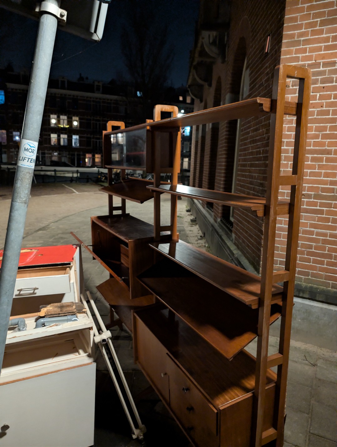 Prachtige wandkast, schuift uitjes nog intact. Krijg hem zelf helaas de trap niet op. photo 2