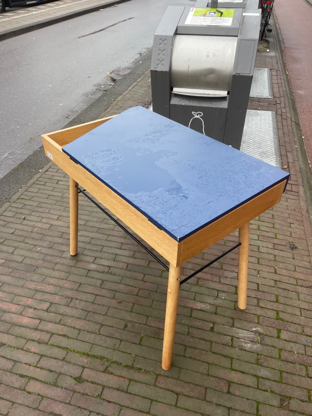 Schattig bureautje
Hij staat voor hoofdweg nr 392
Groetjes Lisa :) photo 2