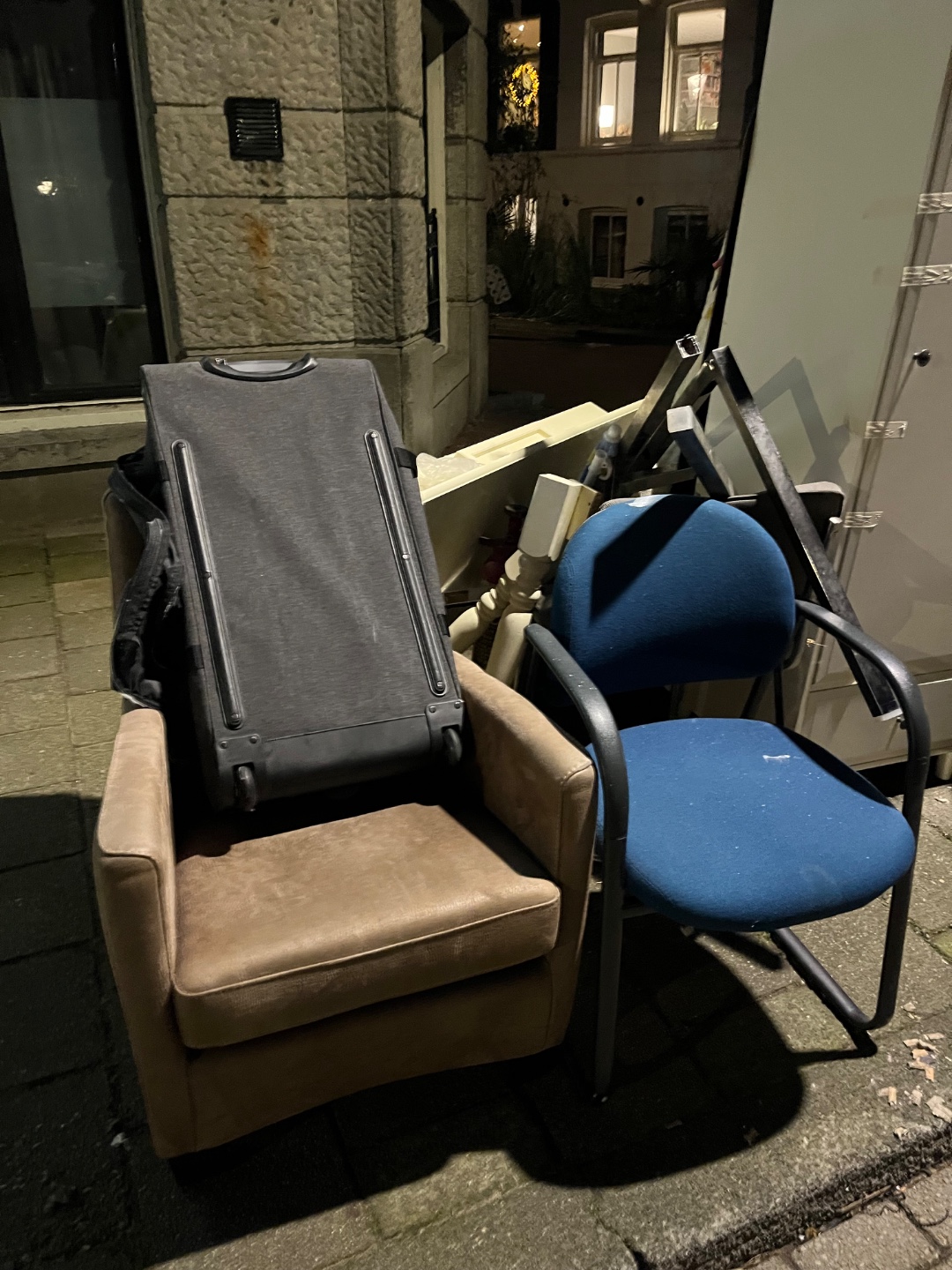 Rib eetkamerstoel, tafel en meer @ alexanderstraat / alexanderkade photo 3