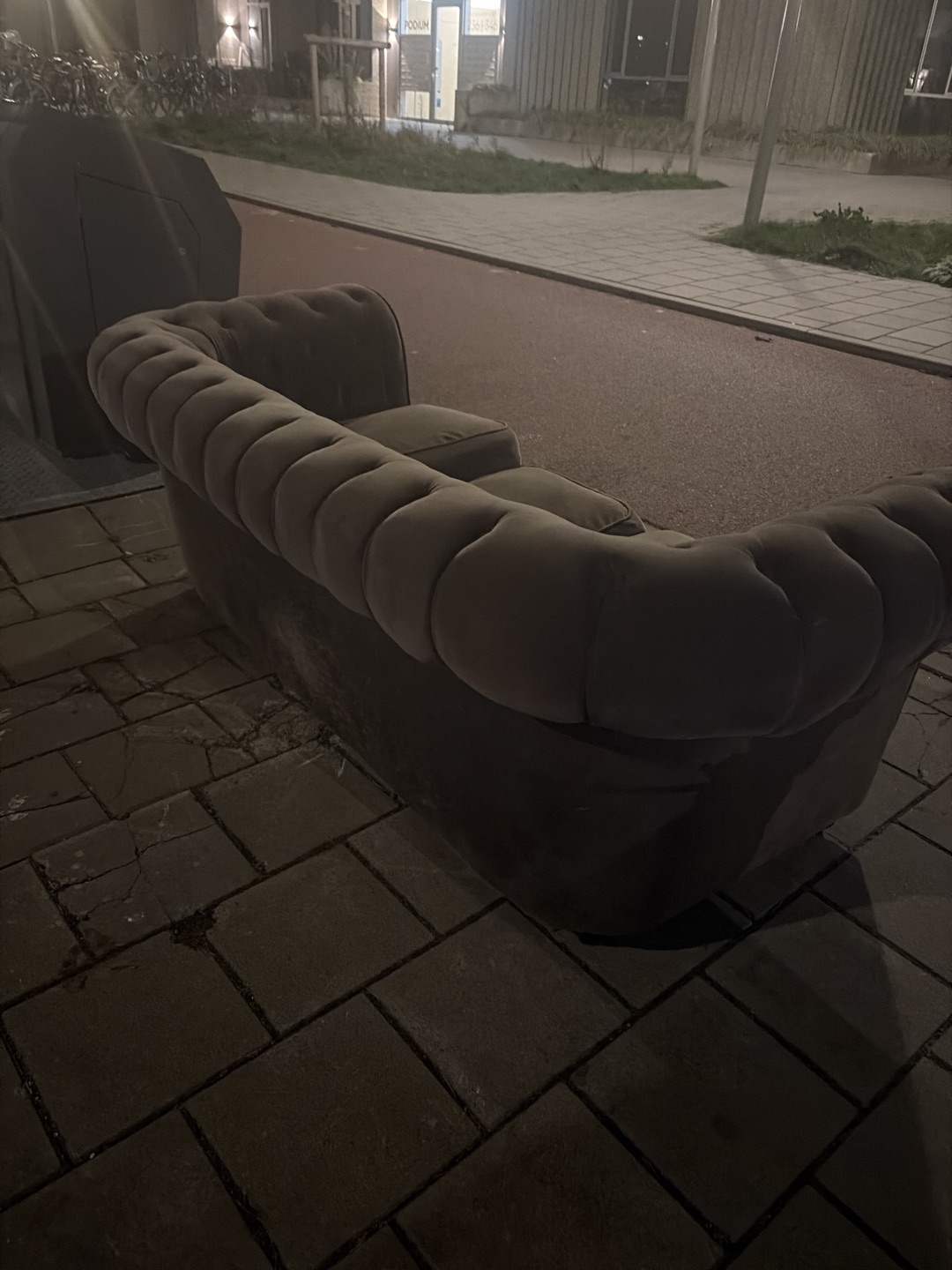 Spotless sofa photo 3