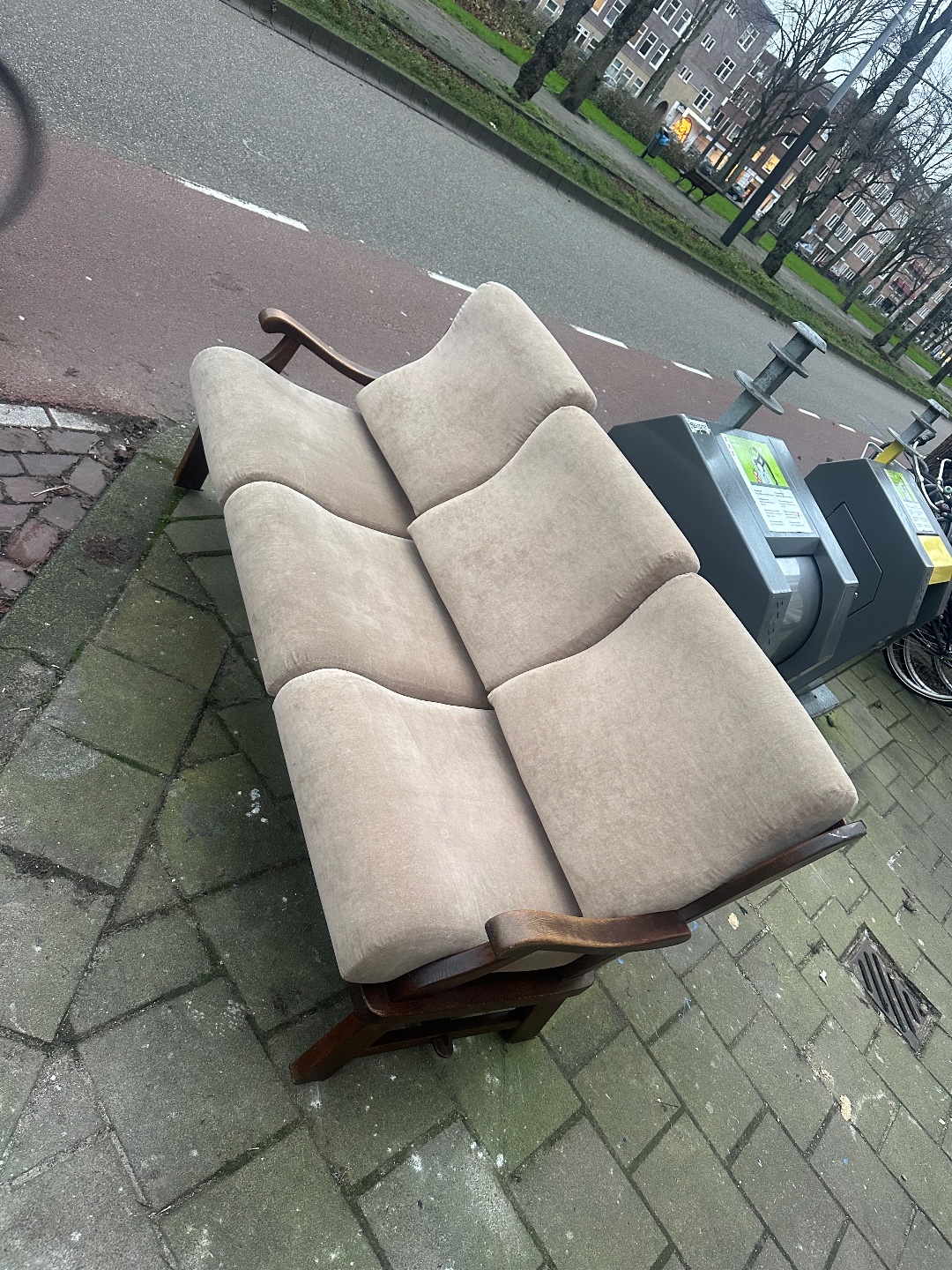 Item found on Amsterdam, IJselbuurt, Churchill-laan 52 photo 2
