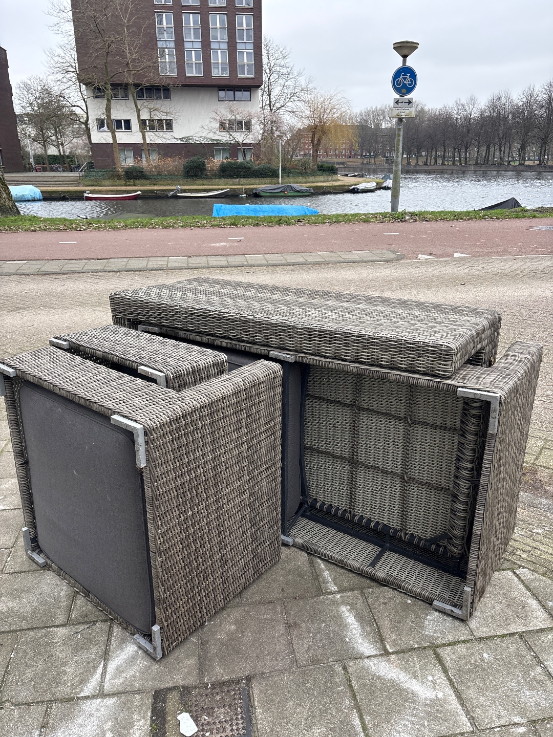 Tuin lounge set! Hoekbank, 5 zits inclusief een hokker. Inclusief kussens. photo 2