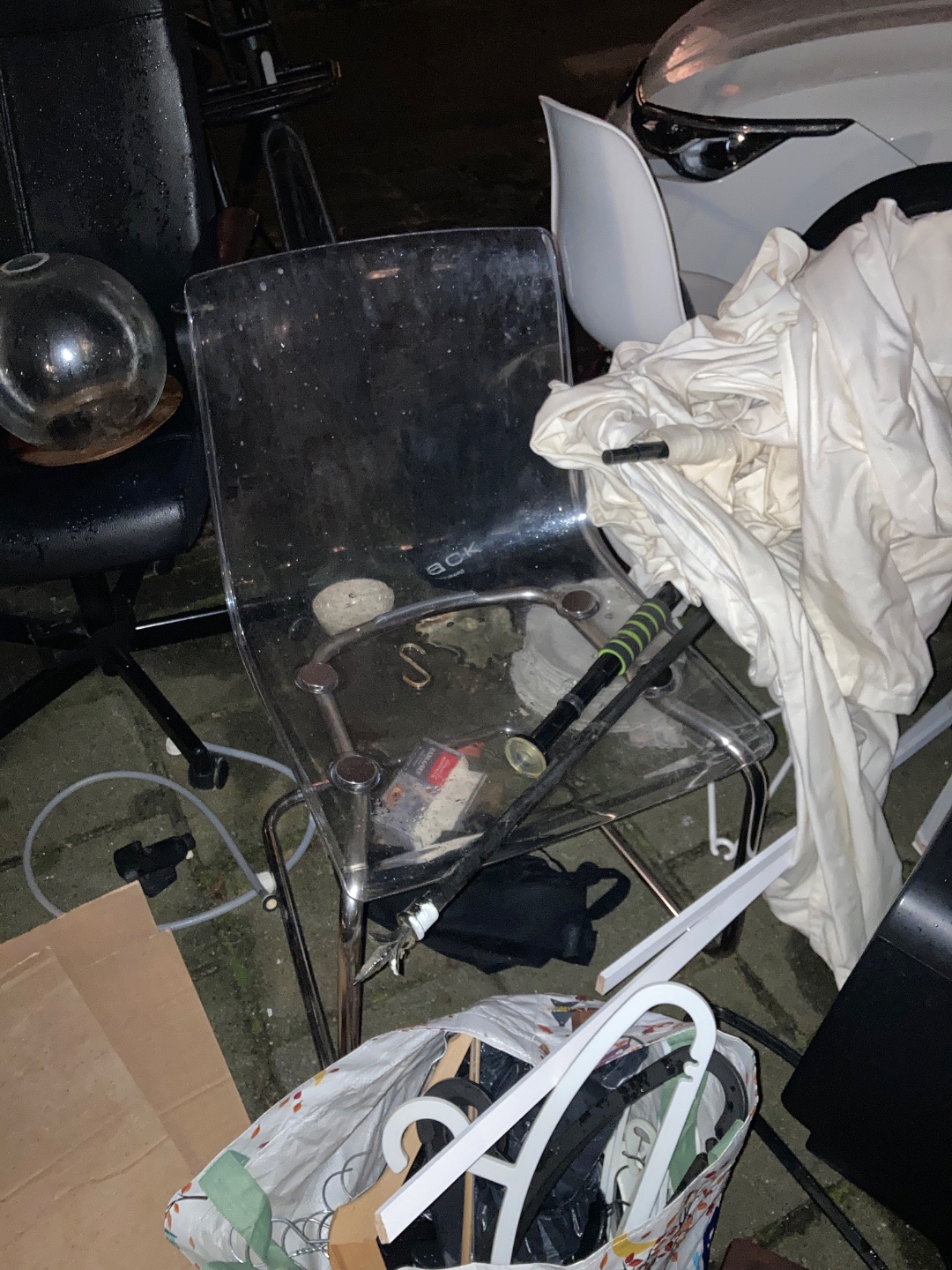 A bit messy around, but this chair is actually really nice! photo 1