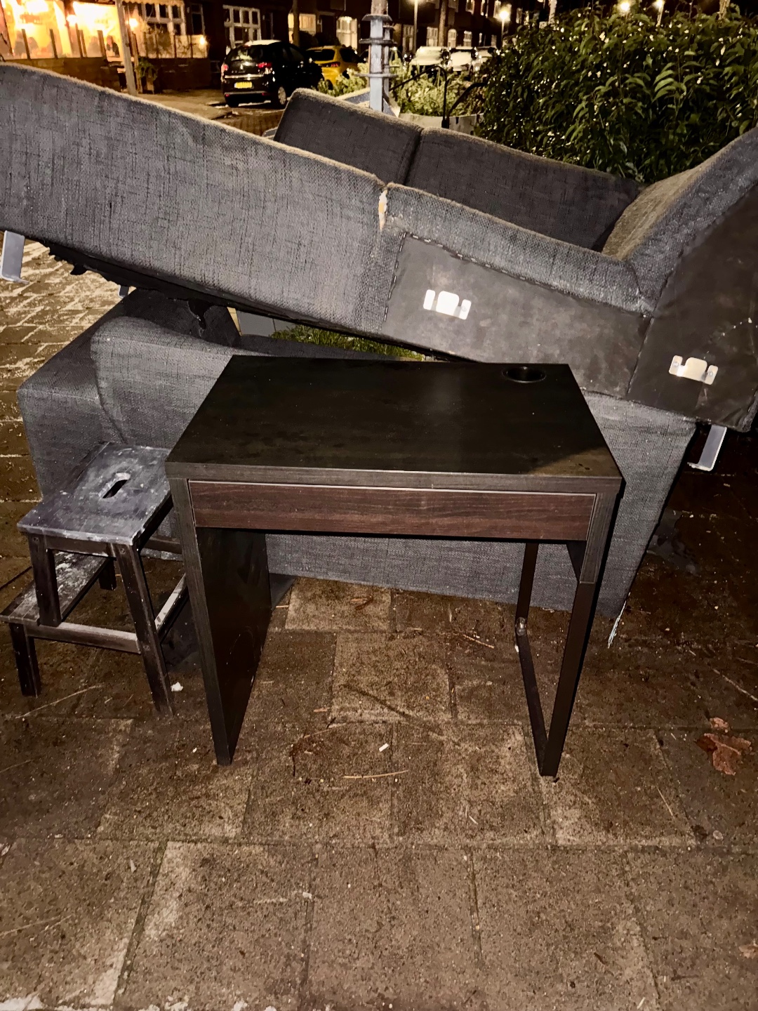 Diverse spullen waaronder bureau photo 1