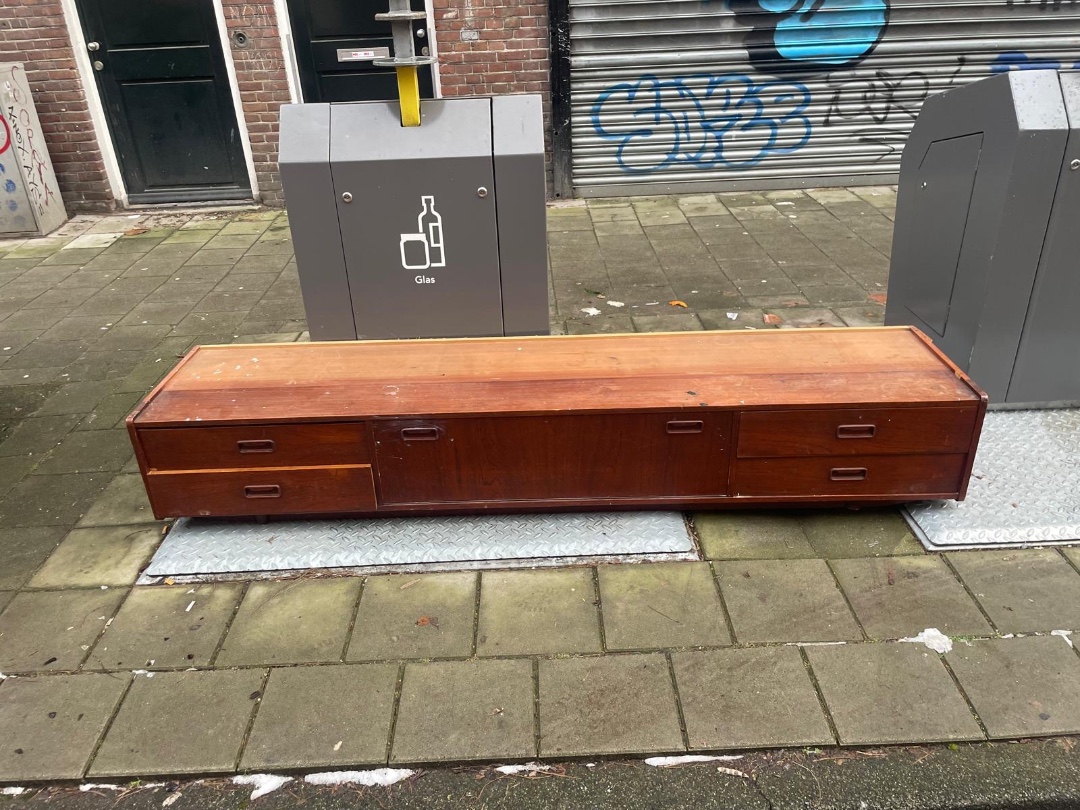 Midcentury console, posted a few days ago. it doesn’t fit so back on the street now. photo 1