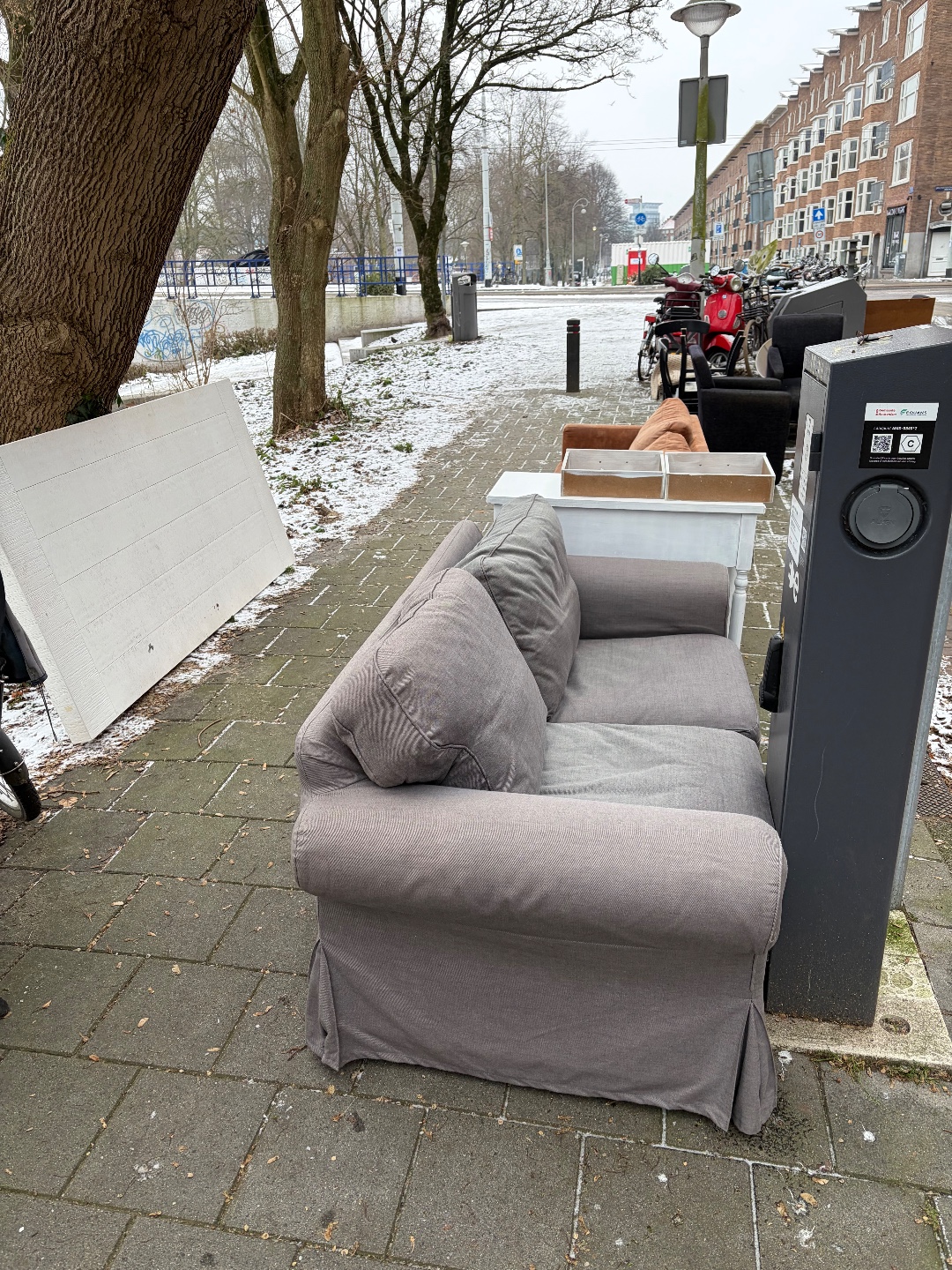 Orteliuskade, across from snackbar ‘lunchhoek’. Pick up before monday. photo 1