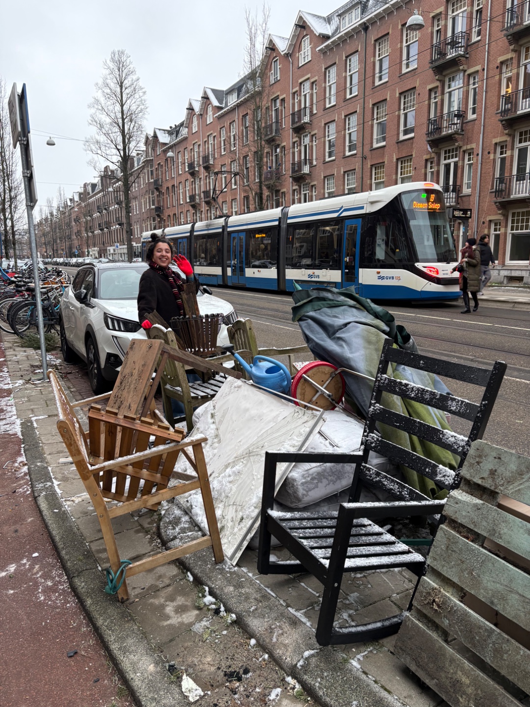 Schommelstoel, tuinstoelen, vuurkorf, ladekastje photo 1