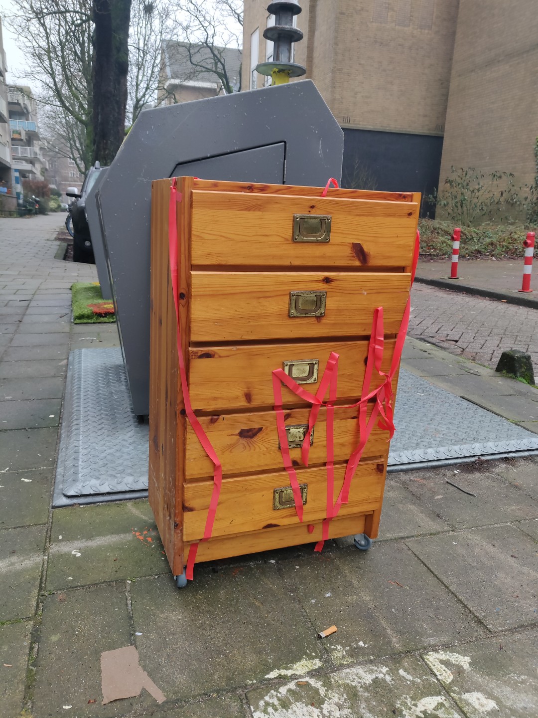 Nice chest of drawers in pretty good state! photo 1