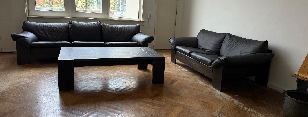 Bank in zeer goede conditie nu naast de vuilnis container bij Roemer Visscherstraat 1
Afmeting 280x80 photo 3