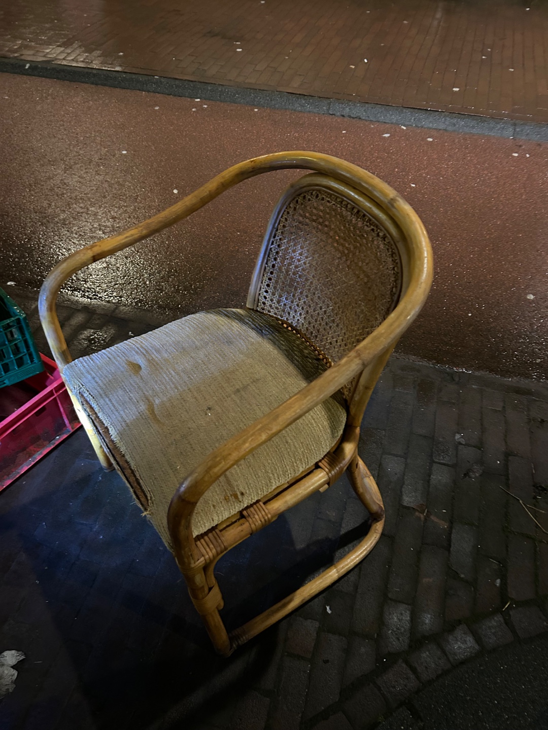 Leuke (stabiele) stoel. Wel een anders kussentje nodig photo 1