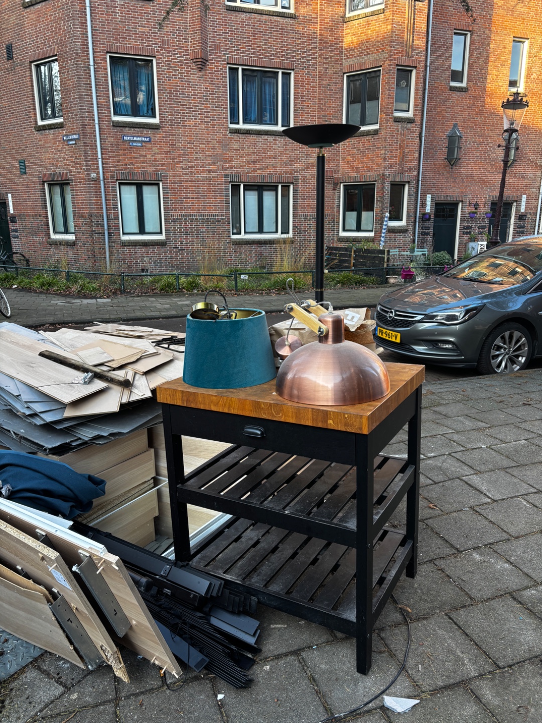 Lamps, an Ikea (?) kitchen block, a Bodum milk frother and more. photo 1