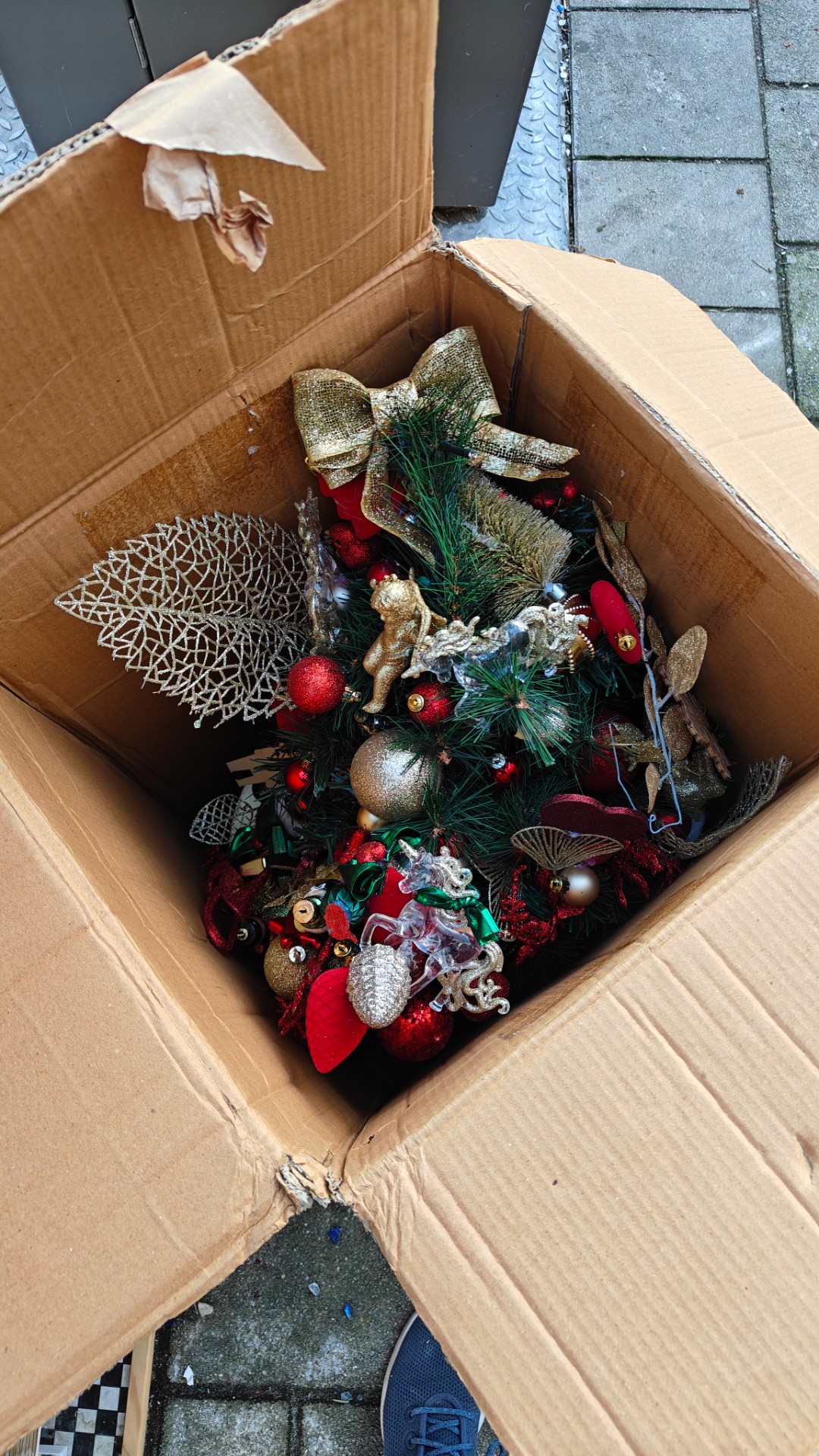 Big doll house and a box full of Christmas decorations ✨🎄 photo 2