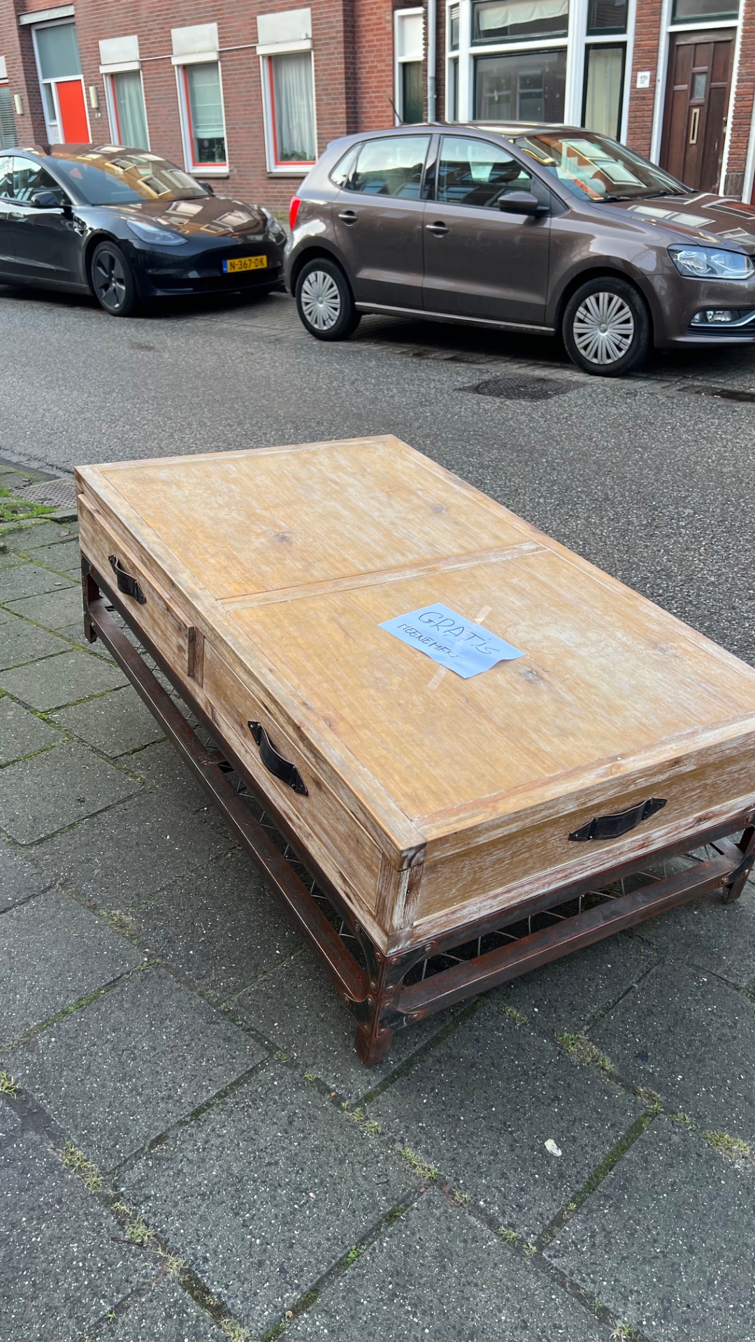 Coffee table photo 1