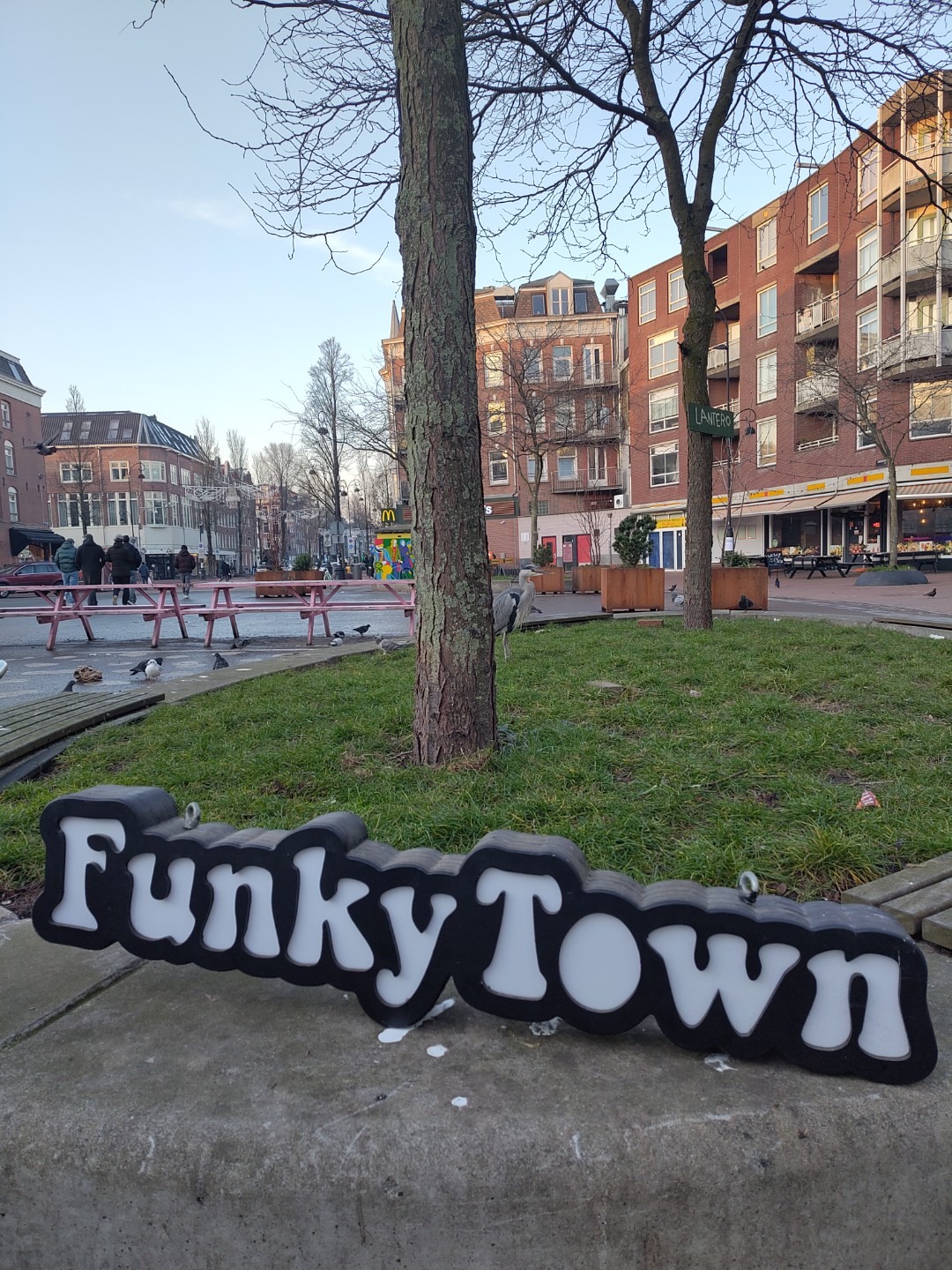 Funky town lamp!! Dapper plein! photo 1