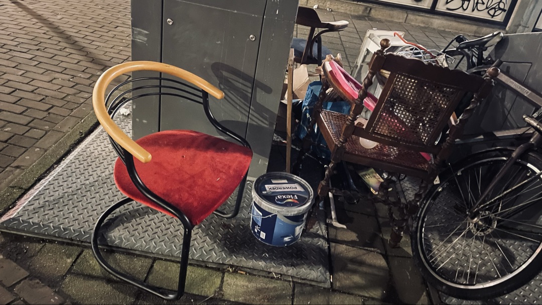 Three chairs to go #molukkenstraatstraat #tidorestraat photo 2