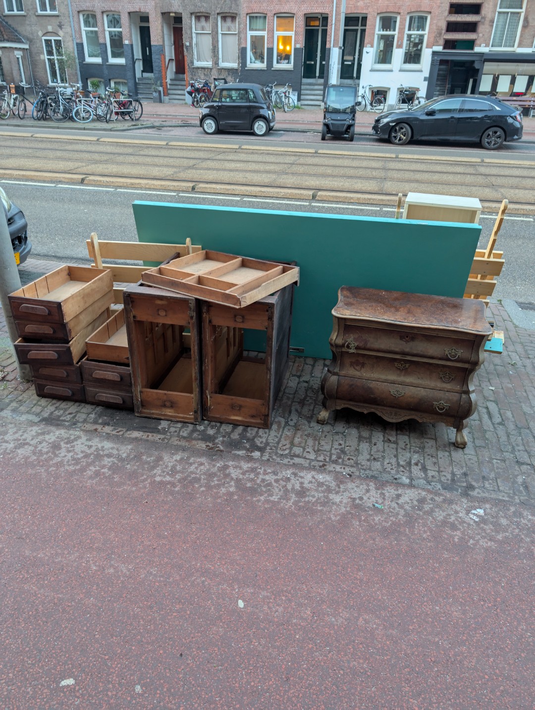 Prachtig bureau en ladekast photo 1