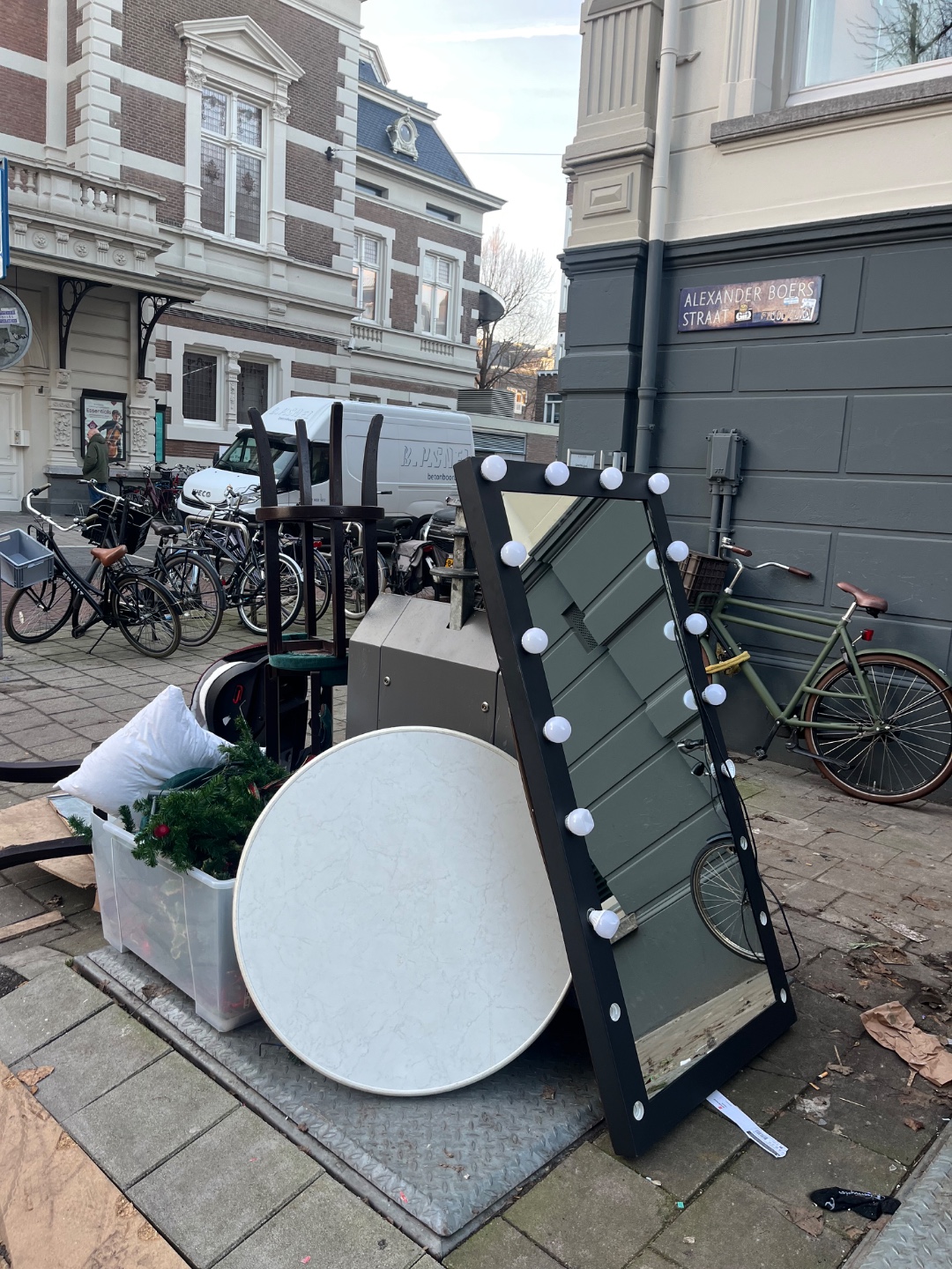 Item found on Amsterdam, Museumkwartier, Jan Willem Brouwersstraat 4 photo 1