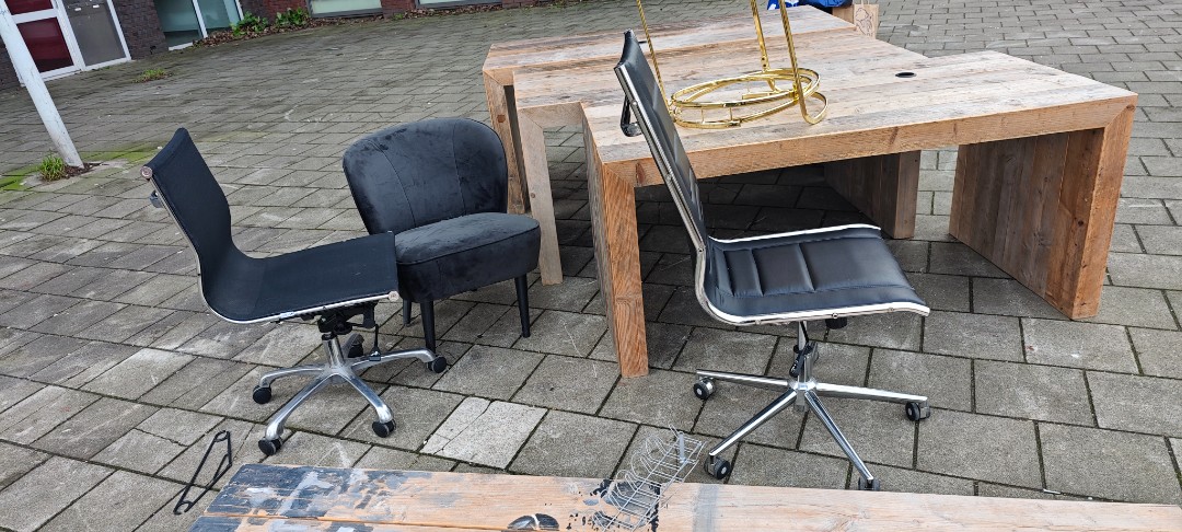 3 big office tables and some chairs photo 3