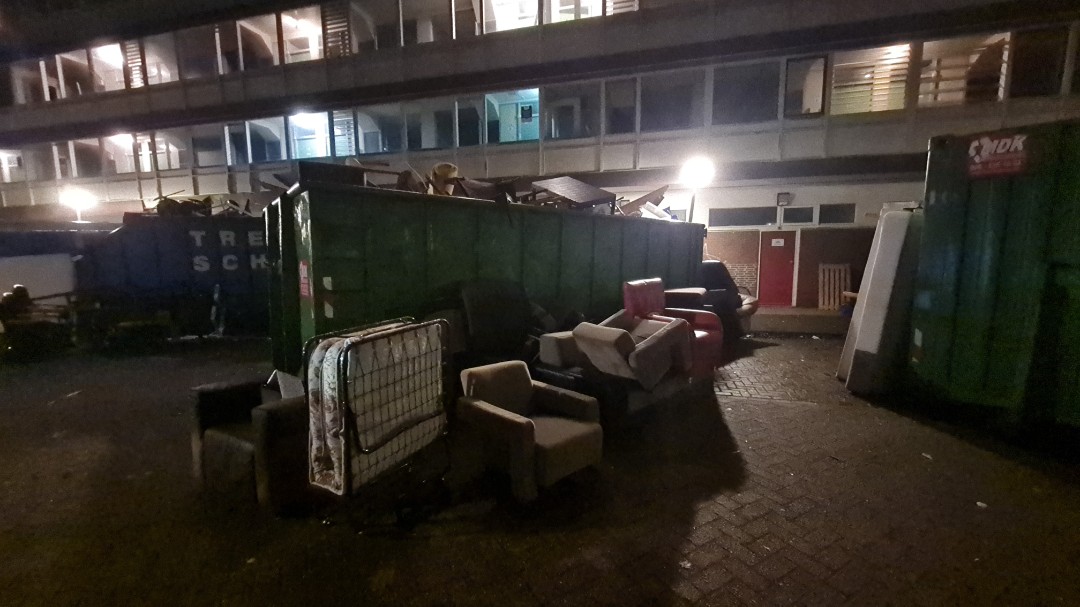 Many armchairs, chairs and sofa in good condition photo 2