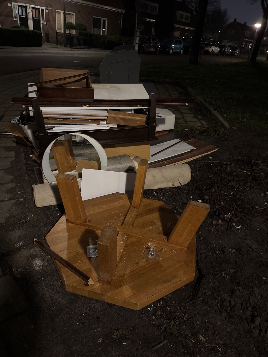 Octagon shape wood table photo 1