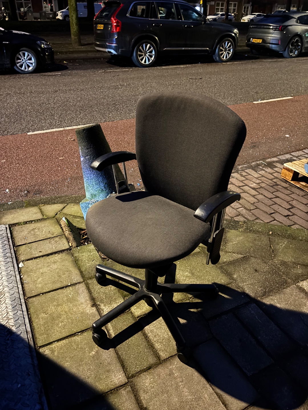 Bureaustoel op te halen photo 1