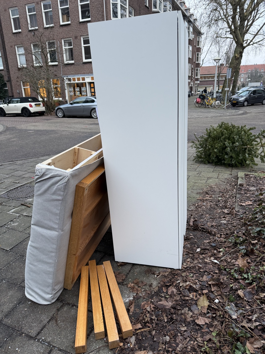 Table and wardrobe photo 1