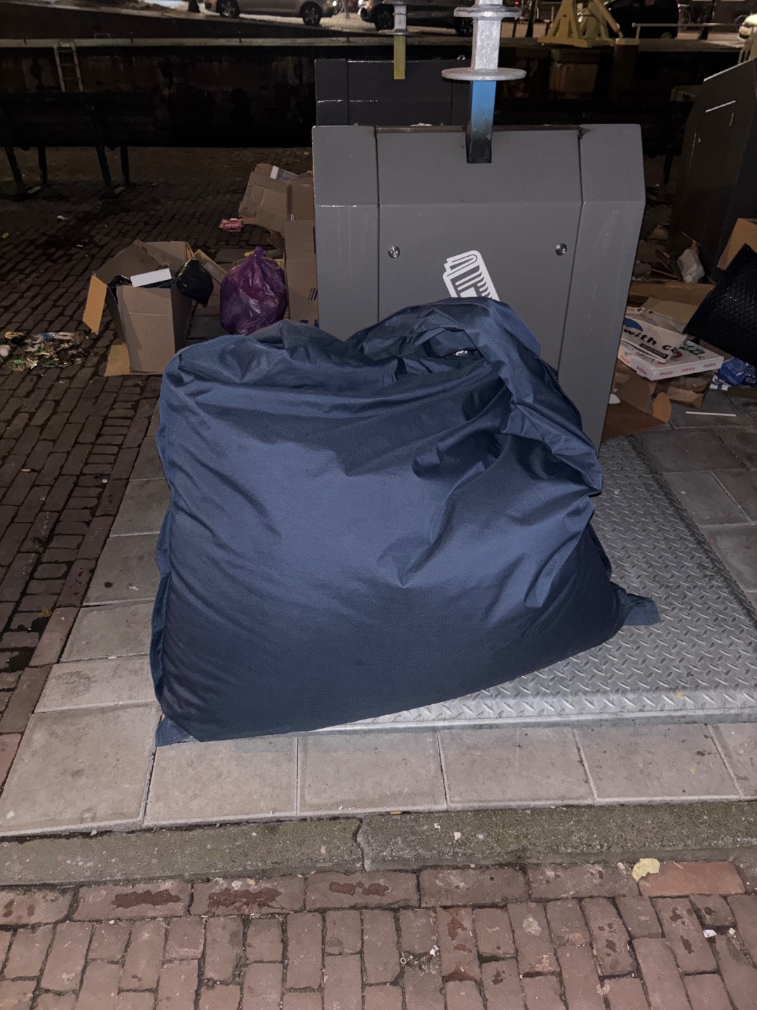 Blue bean bag - still fresh photo 1