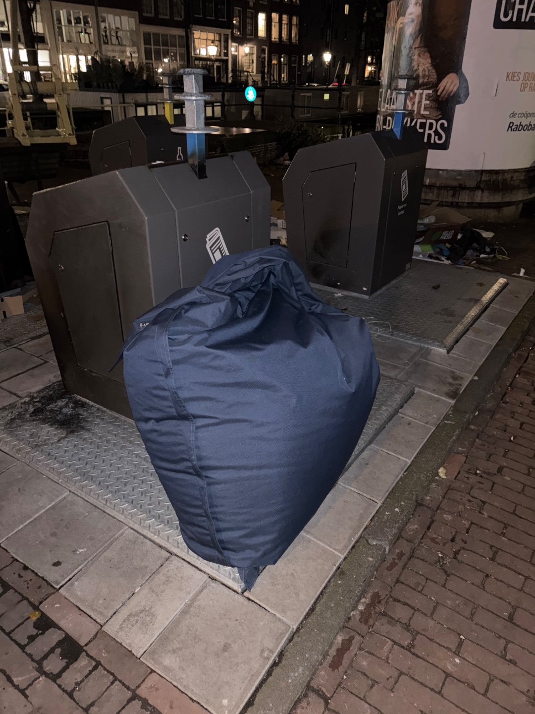 Blue bean bag - still fresh photo 2