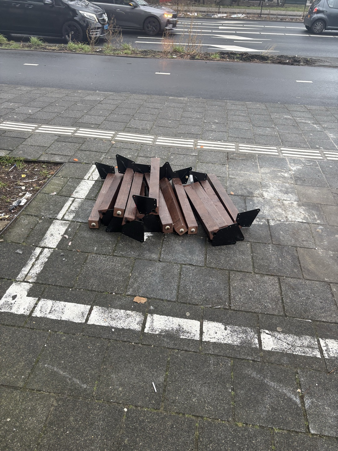 Sturdy table legs, h: 70cm photo 1