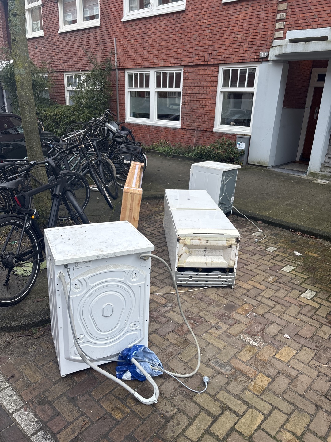 Dryer, washing machine and bed frame photo 1